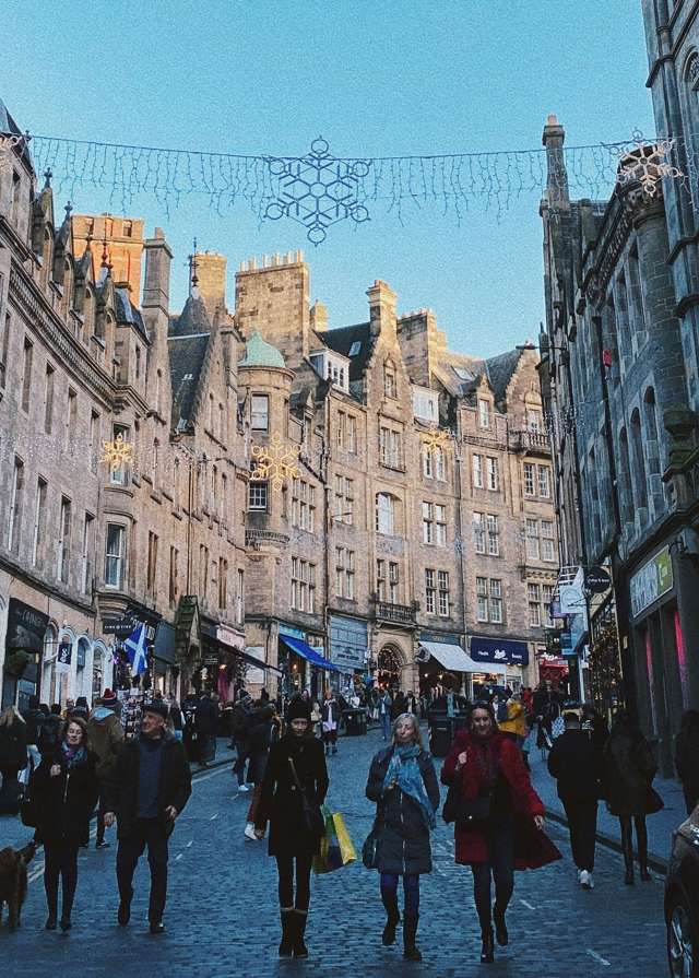 Discover Edinburgh in Winter